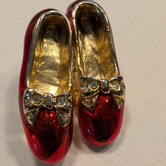 Red Enamel with Crystal Bow Pair of Tap Shoes Brooch - Picture 2 of 7